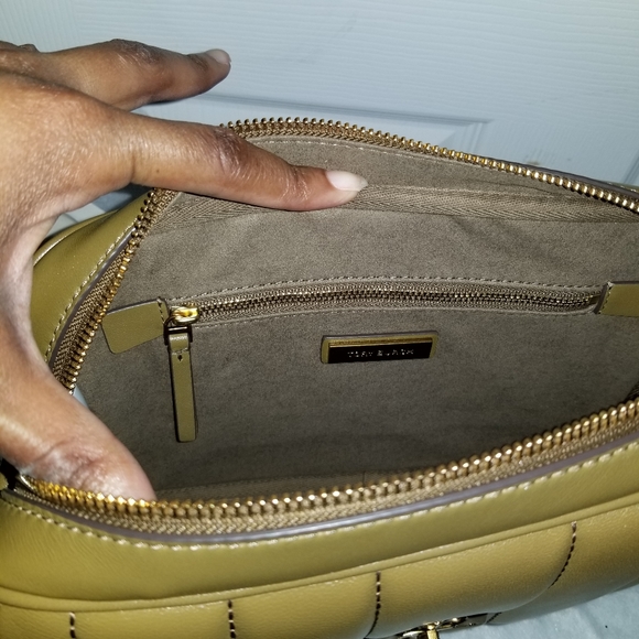 TORY BURCH KIRA CAMERA BAG (NWT) - Picture 10 of 16